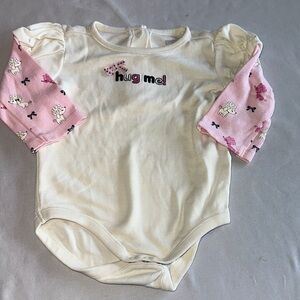 Gymboree - Cute Baby Long sleeve Onesie with Pink Sleeves